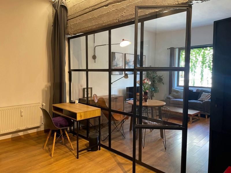 Дава се под наем Тристаен апартамент в София, Център - 60 кв.м за 800 € - Снимка #2