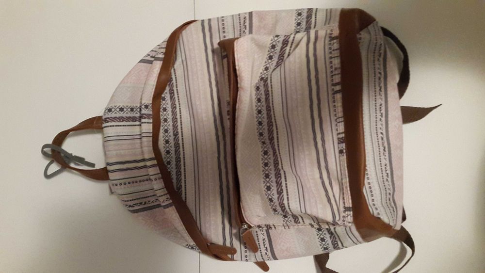 Нови спортни раници LC WAIKIKI