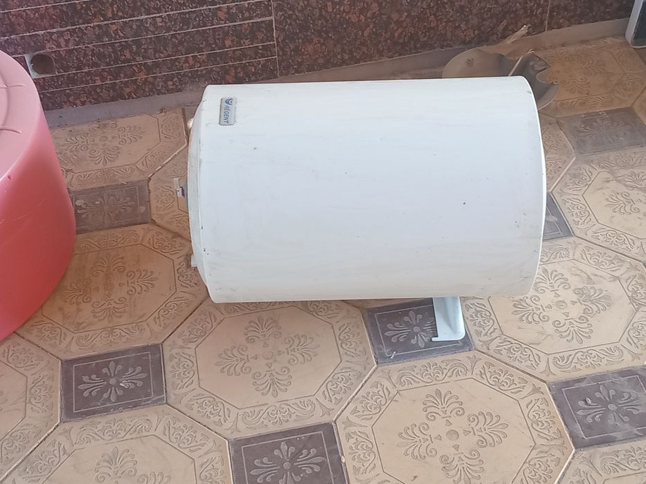 Аристотель б/у на запчасти.