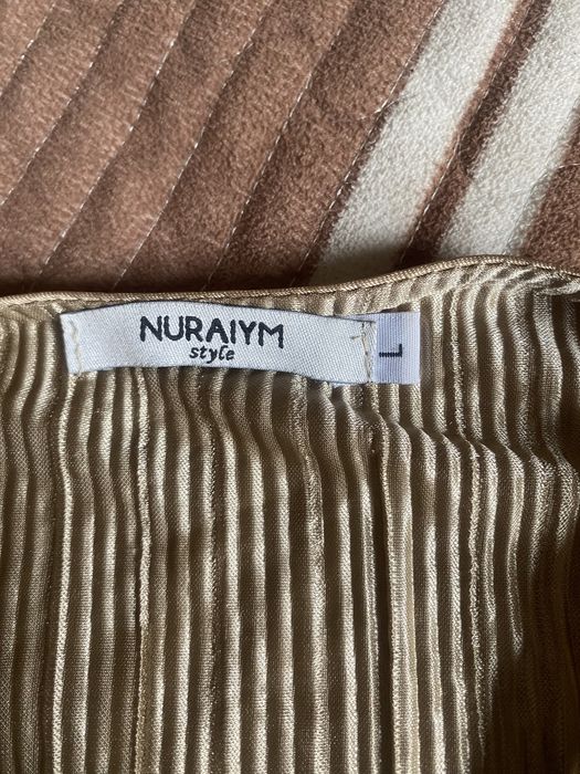 Продам золотистое платье двойка