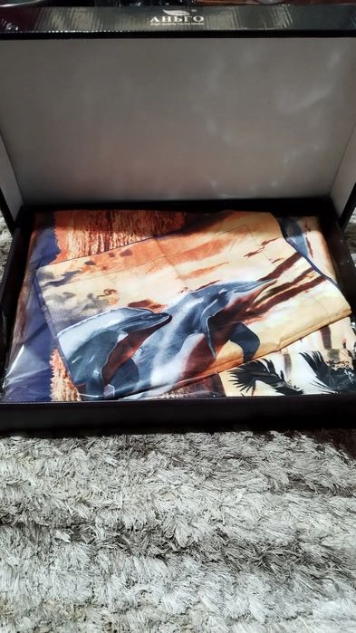 Красивый большой графин