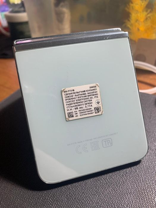 Galaxy Z Flip5  продам.