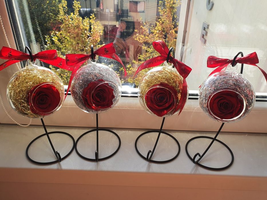 Glob criogenat cu trandafir si suport Craciun
