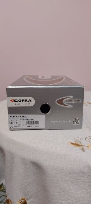 Дамски предпазни обувки Cofra 39 размер.