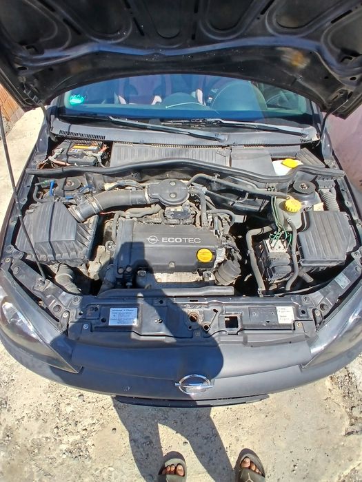 Vând opel corsa an 2002