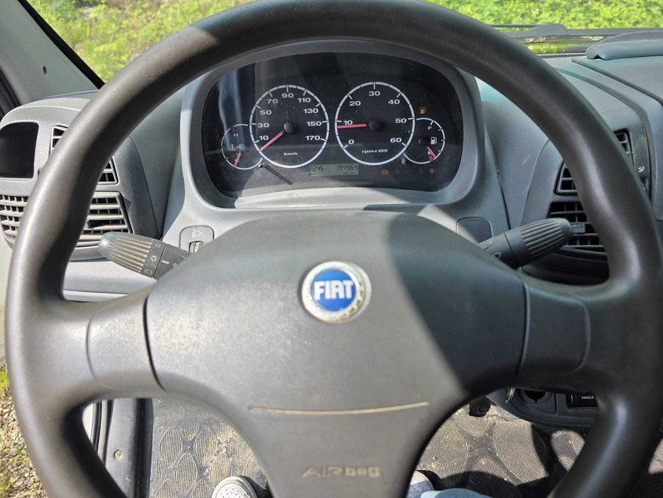 Autoutilitara FIAT DUCATO / motor 2.8 diesel / 3.5 tone / benă platou deschis / se conduce cu permis categoria B