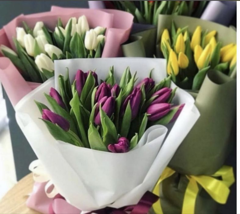 Тюльпаны с оформлением и без