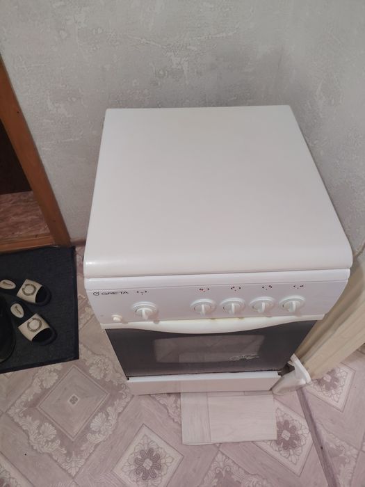 Продам газ плиту