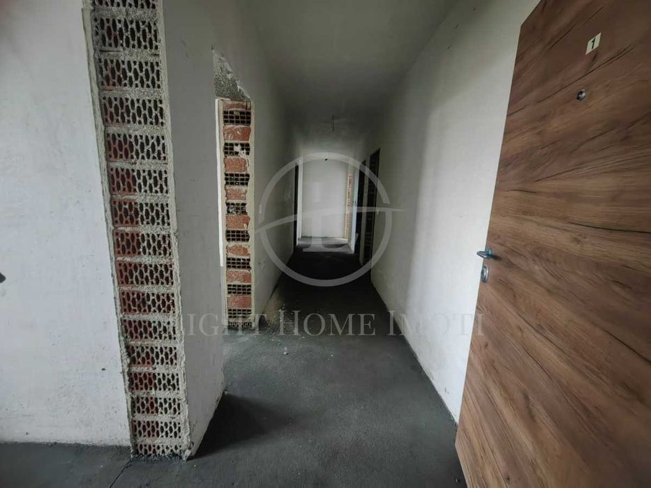 Продава се Четиристаен апартамент в Пловдив, Остромила - 180 кв.м за 973 €/кв.м - Снимка #6