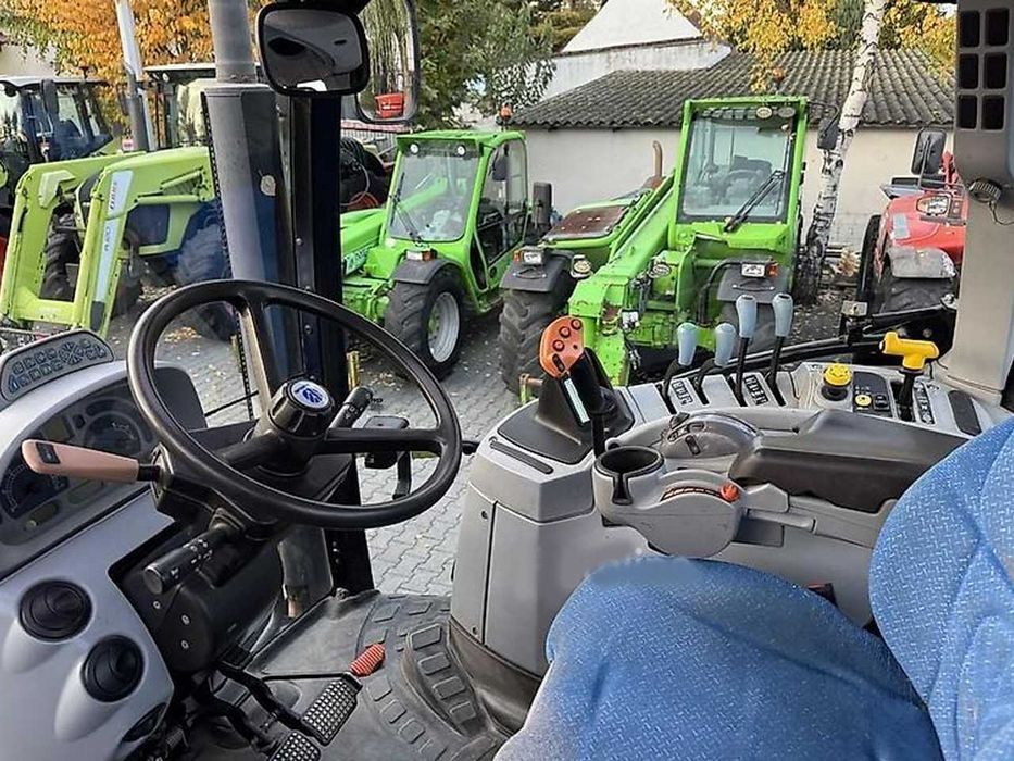 Трактор колесный New Holland T6070 PowerCommand