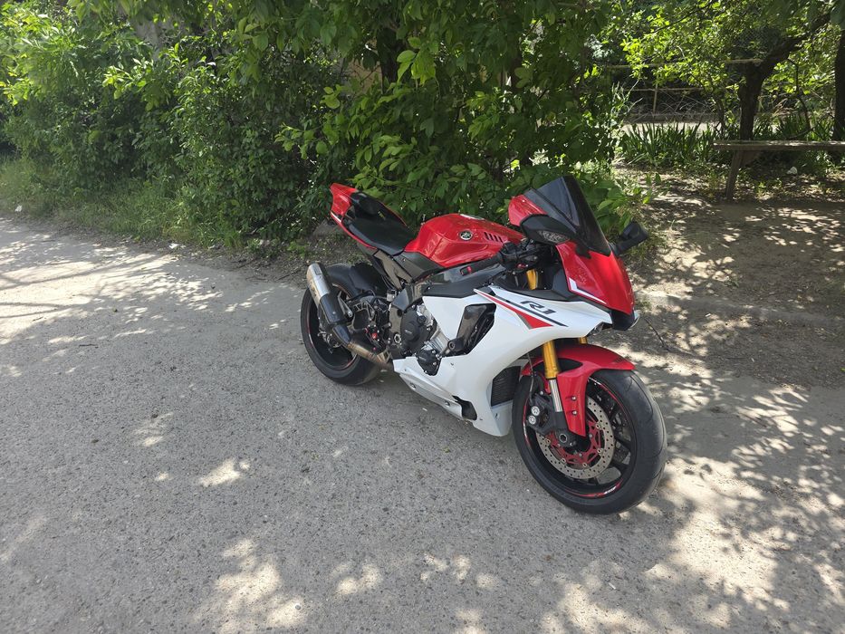 Yamaha r1 an 2015