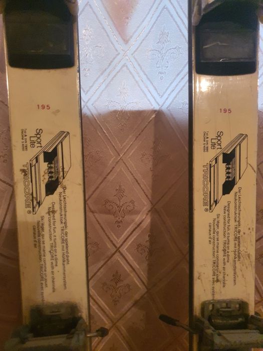 Продам лыжи б/у.