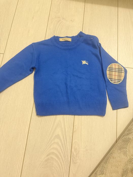 Без рукав  Zara и свитер Burbery