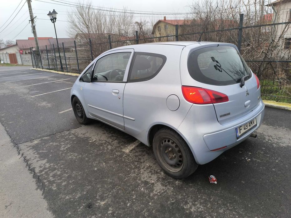 Mithubishi Colt  3 usi albastru ,benzina 1,4