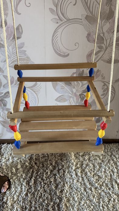 Пролам подвесную качелю