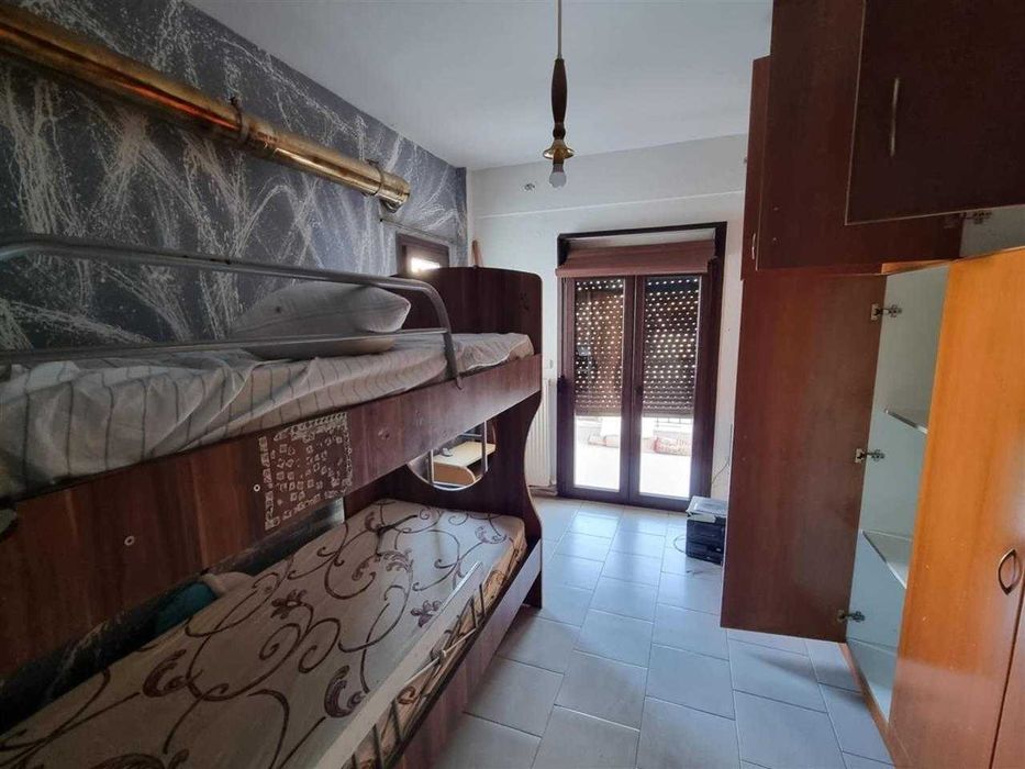 Дава се под наем Тристаен апартамент в Пловдив, Централна гара - 79 кв.м за 413.1 € - Снимка #1