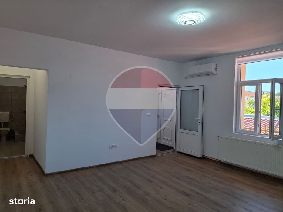 Spațiu comercial de 50mp de închiriat în zona Ultracentral - Mai multe
