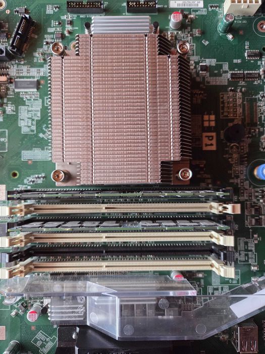 placa de baza server  HP Proliant DL 360E cu procesor Xeon si 8 gb ram