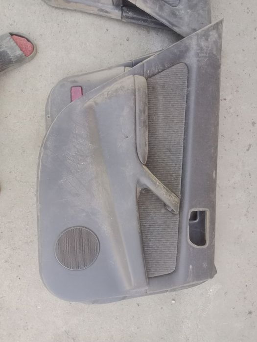 Обшивка двери на Камри sv40