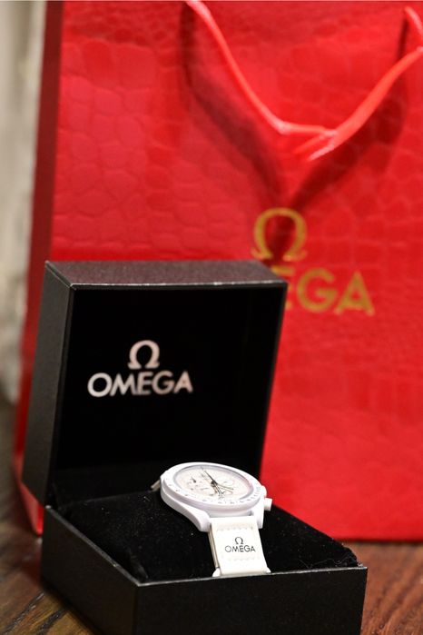 Omega Swatch Snoopy