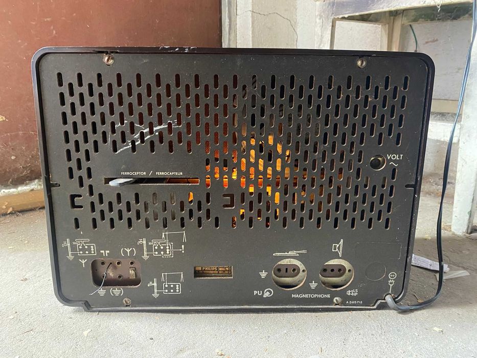 Radio Philips B3X63A lămpi 1956