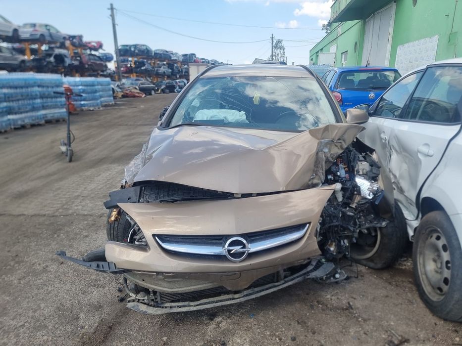 Consola centrala cotiera Opel Astra J (2009 - 2012)