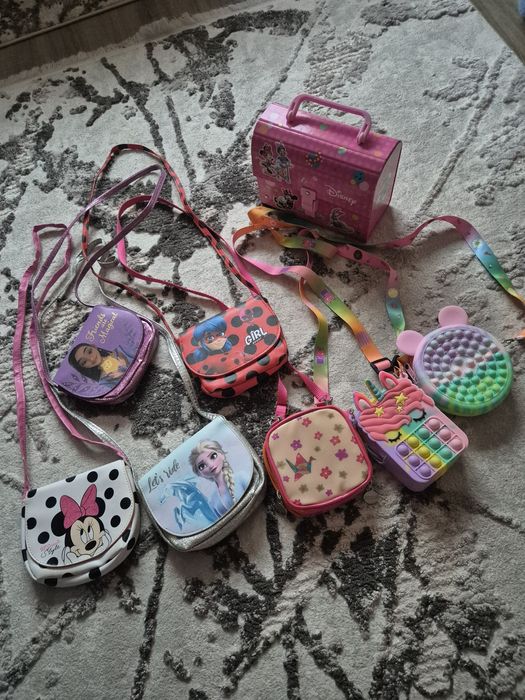 Lot gentute fetite. Stare foarte buna