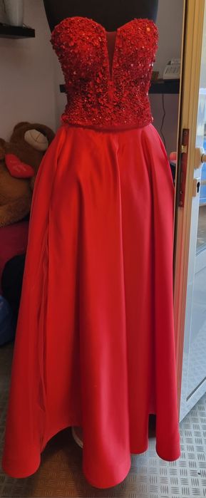 Tinuta de ocazie (nașă)