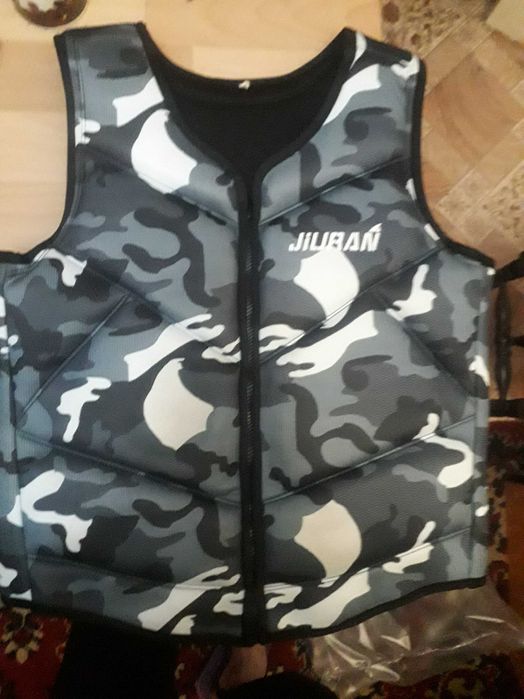 спасательный жилет