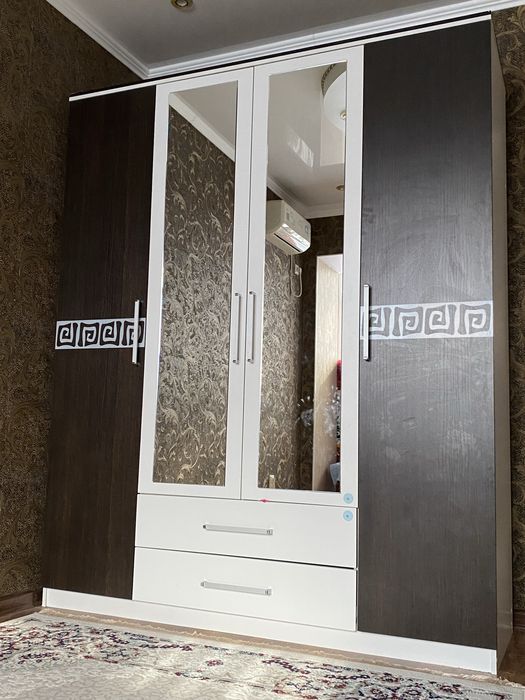 Продам шкаф 4-х дверный