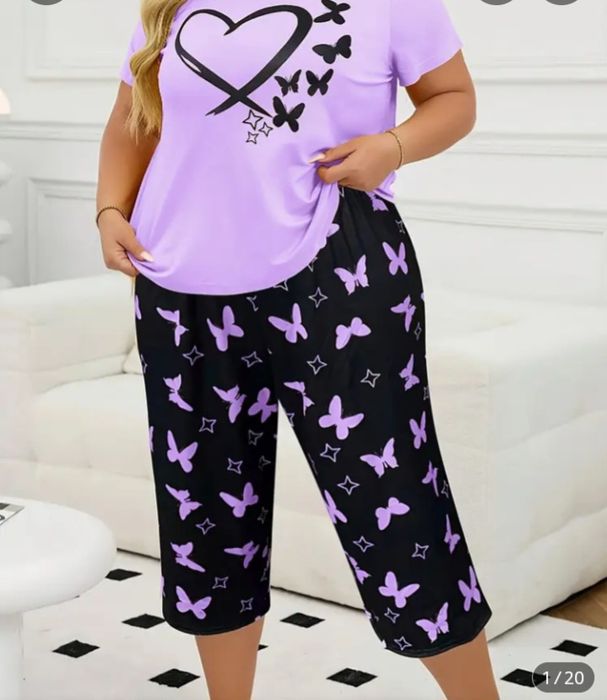 Продам комплект домашней одежды  с принтом " Сердечки и бабочки"