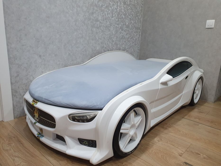 Кровать детская машина