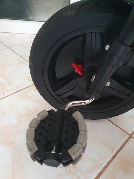 Tricicleta pentru copii