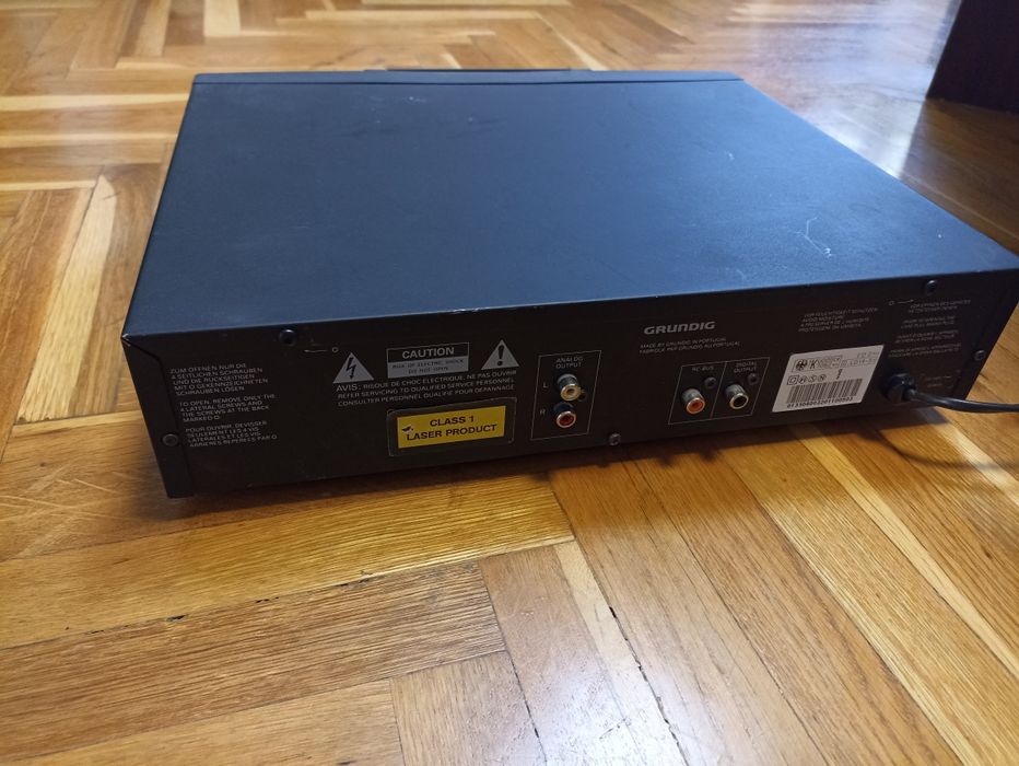CD-player Grundig, intrare gama/seria Fine Arts.