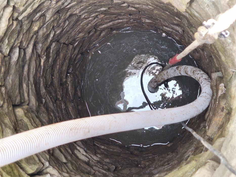 Почистване на кладенци и отпушван е на дамари