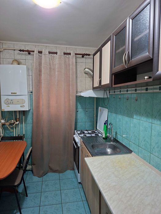 Inchiriez apartament