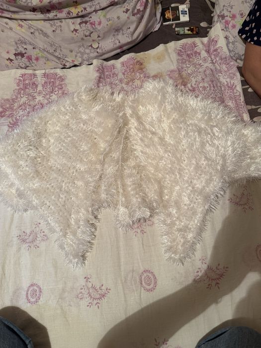 Веши есть как б/у и новые отдам недорого