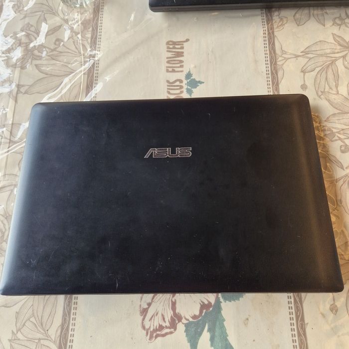 Ноутбук Asus сотилади