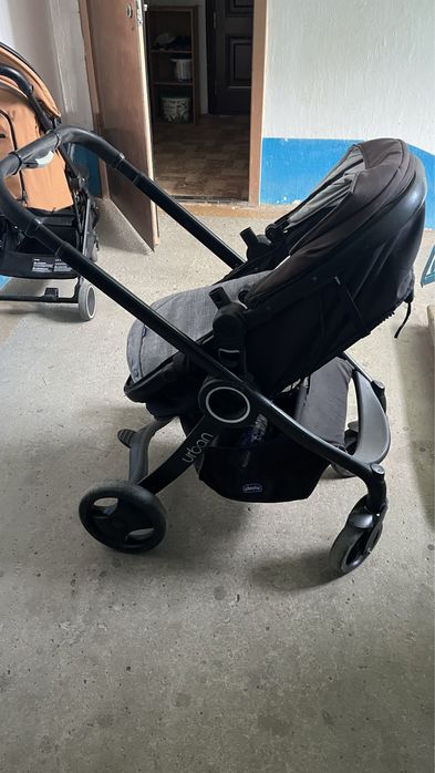 Коляска chicco за 10000 тг.