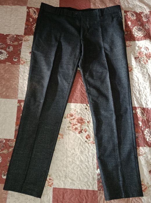 Продам мужские костюмы