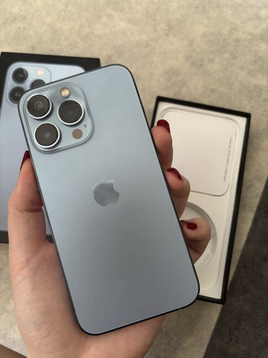 Продам Айфон 13про