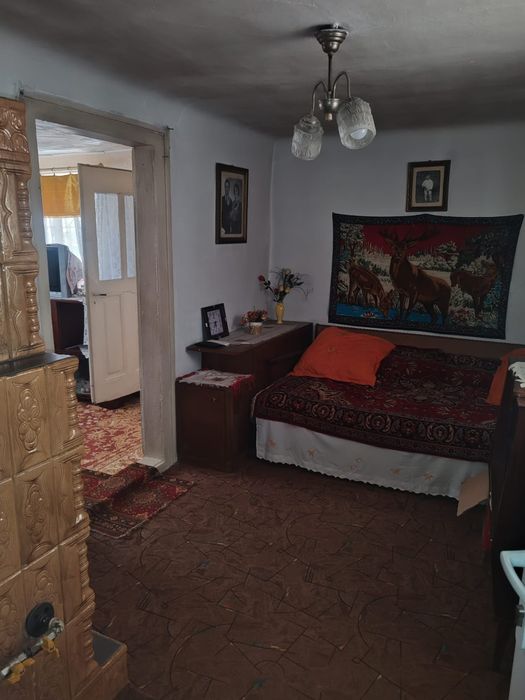 Proprietar vând casă în comuna Brazi sat Bătești strada principală!