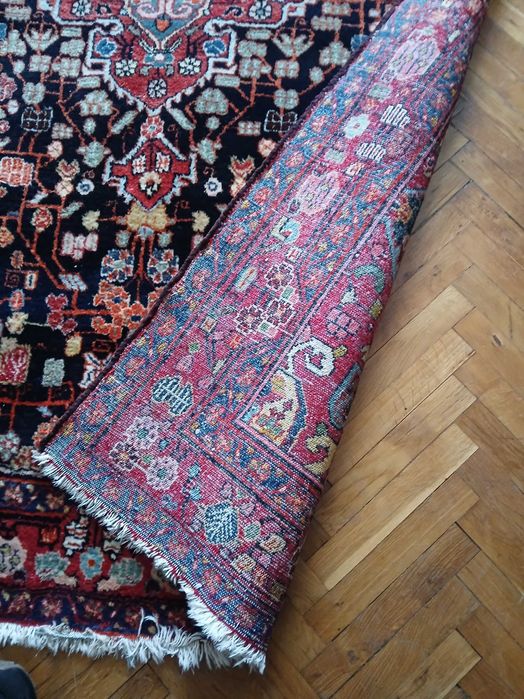 Стар килим 220-145см.