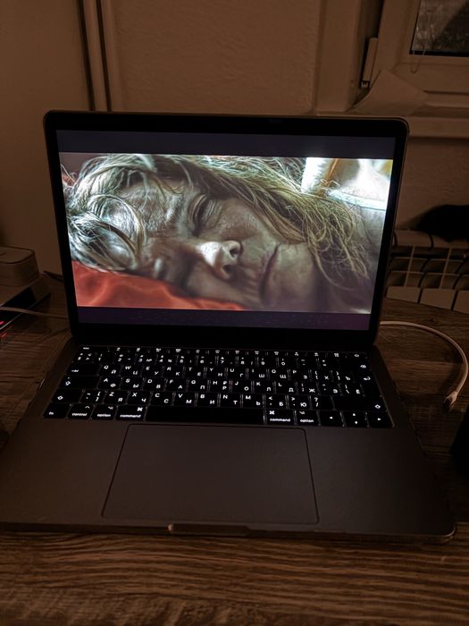 Apple Macbook 13 pro