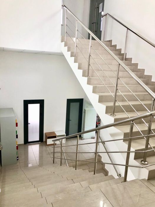 Продам тд кристал  1200 м кв в самом центре