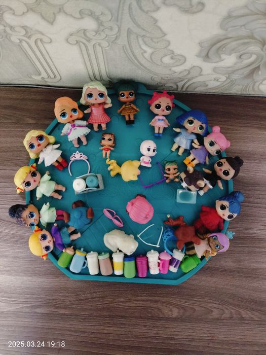Продам набор кукол LOL