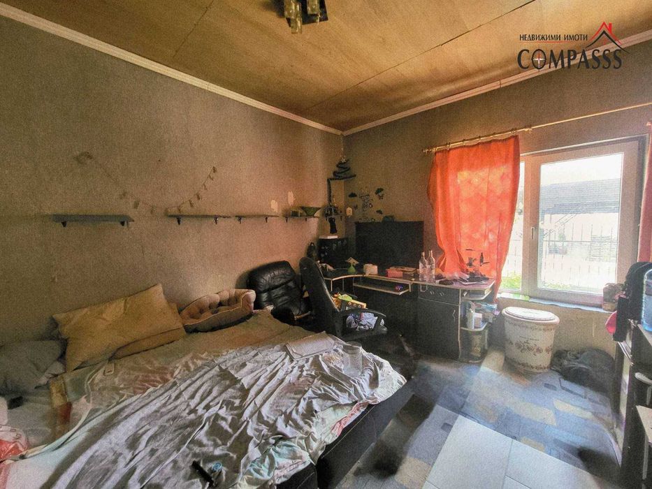 Къща с двор, район ЦЕНТЪР-Млад техник, гр. Добрич– 255000лева!