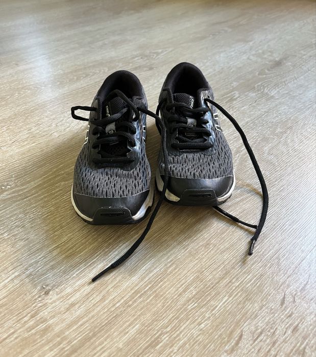 Маратонки за момче Asics