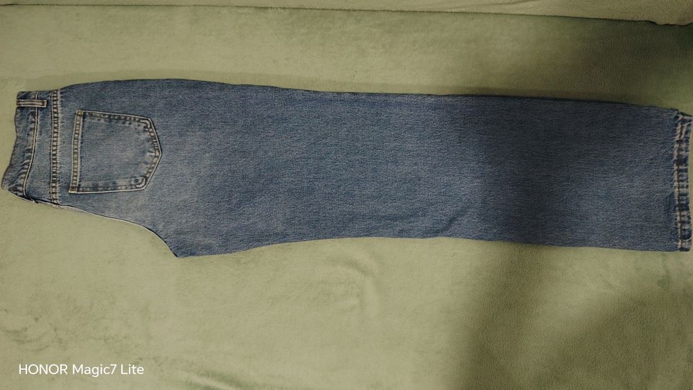 Blugi cu crac drept mărimea 36- 38