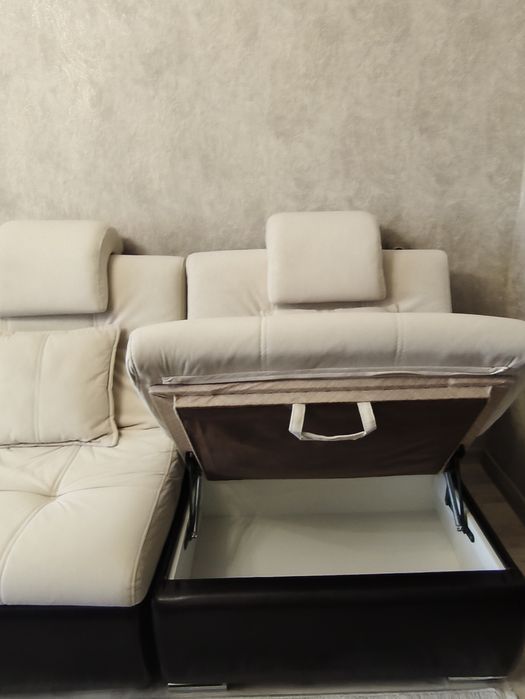 Диван с оттоманкой